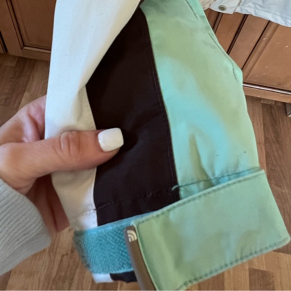 North face jacket - Picture 14 of 14